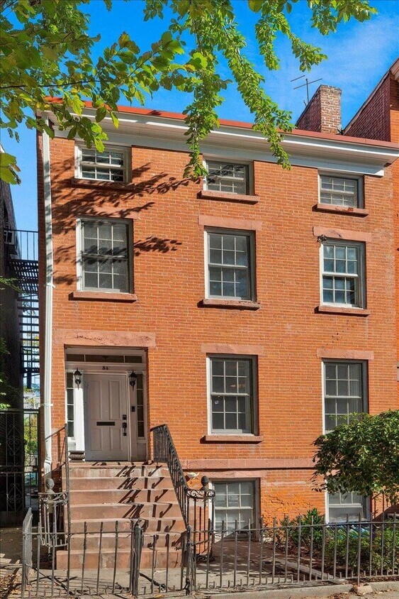 Primary Photo - 54 Mercer St