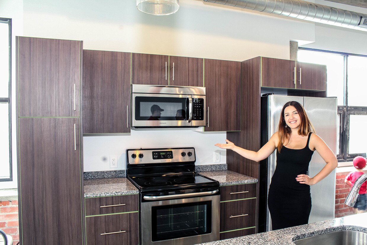 Foto principal - 4800 Brown St