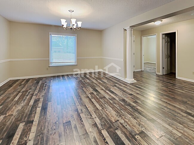 Building Photo - 8684 N Rhonda Circle