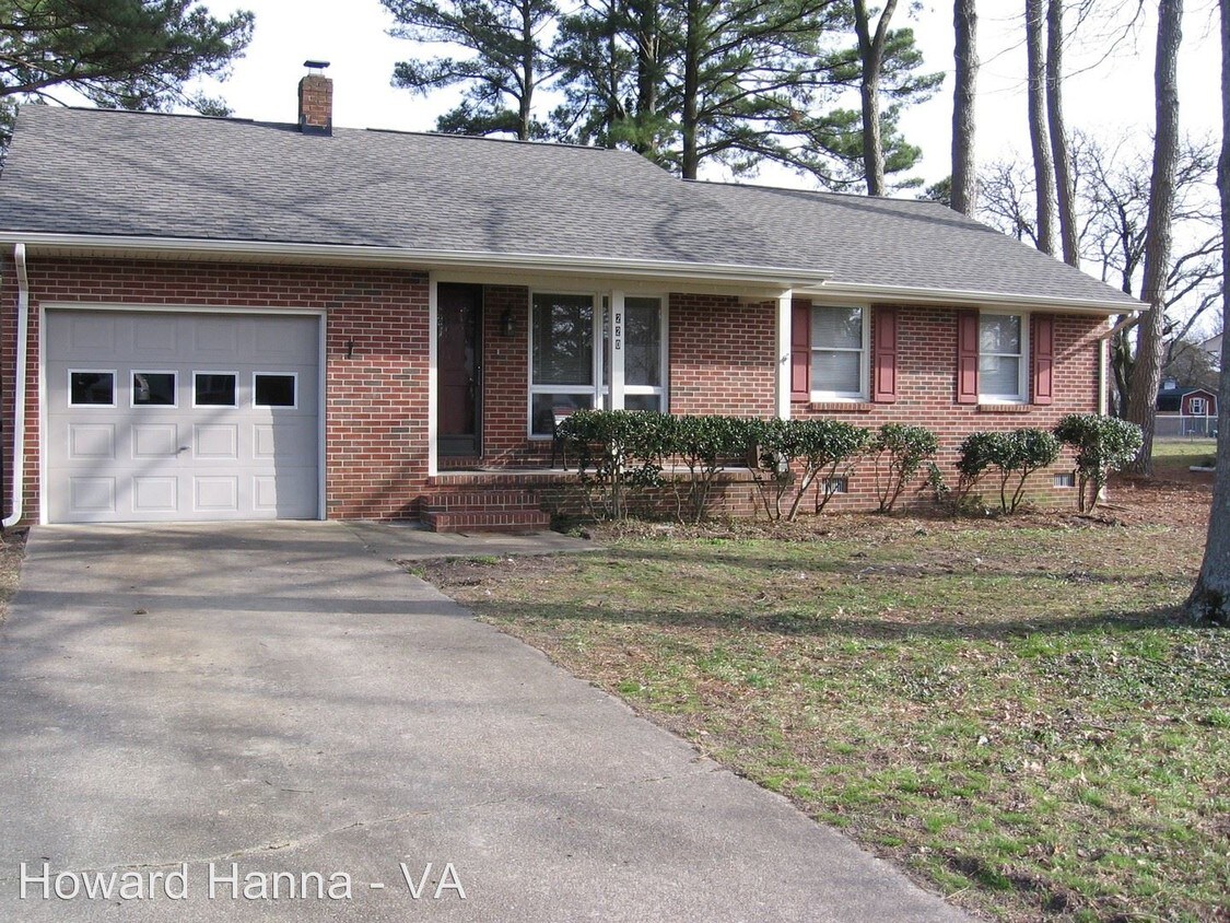 Primary Photo - 3 br, 2 bath House - 220 Edgewood Drive