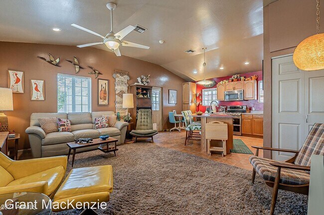 Foto del edificio - 3 br, 2 bath House - 9416 N 3rd Ave