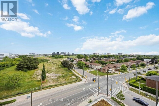 Building Photo - 120-120 Varna Dr