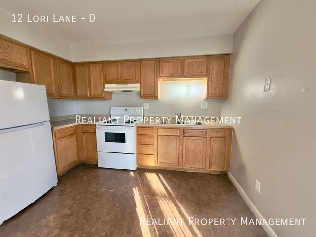 Building Photo - 12 Lori Ln