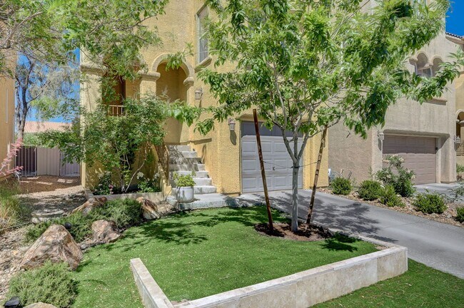 Foto del edificio - Stylish Tri-Level Home/Tandem Garage in Henderson