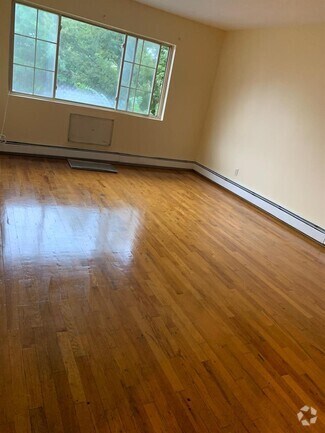 Building Photo - 361 Herzl St