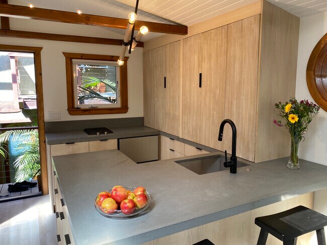 Kitchen - 910 The Strand