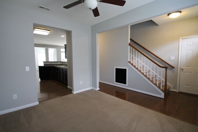 Foto del edificio - Exclusively Offered by Muse Realty, LLC