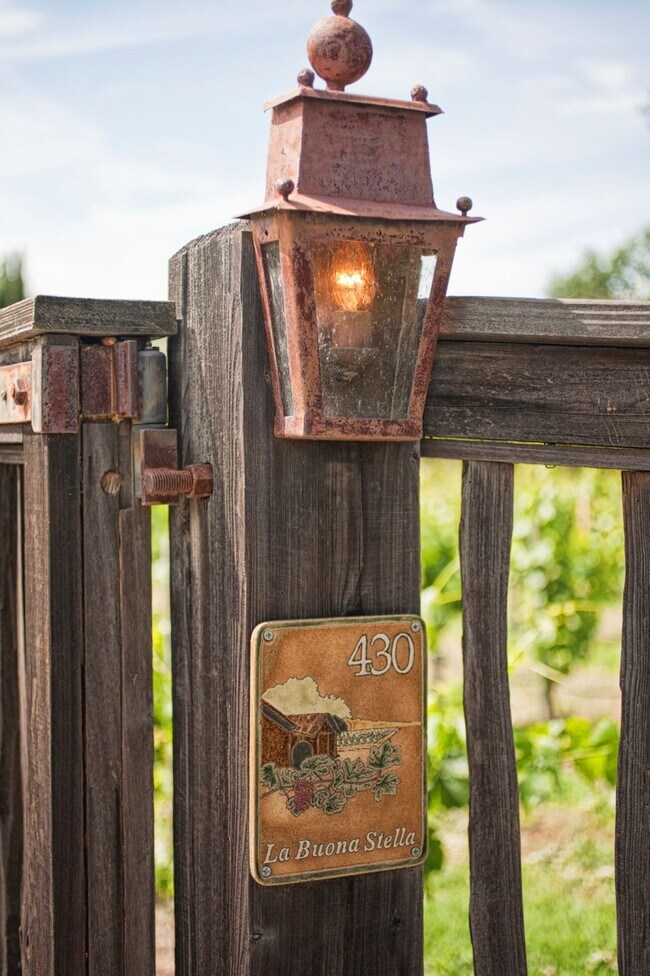 Foto del edificio - 430 Pratt Ave