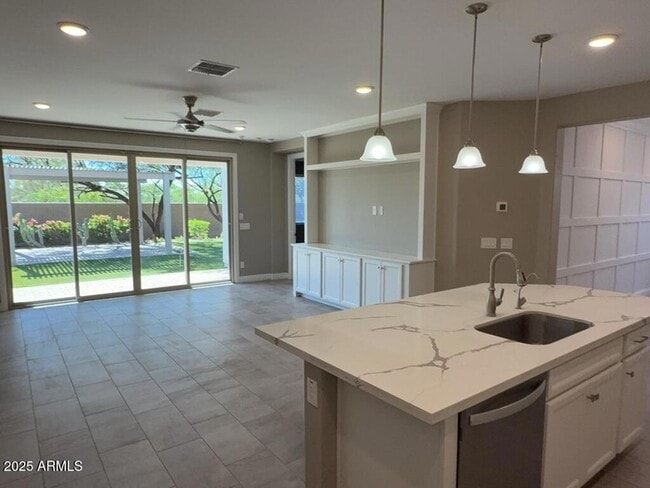 Building Photo - 9135 W Minnezona Ave