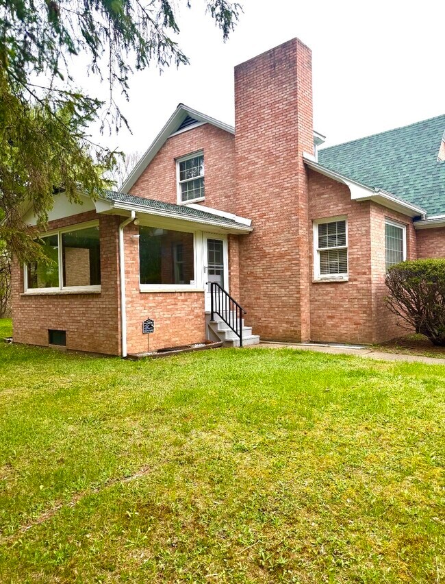 Foto del edificio - 99 Castle Creek Rd