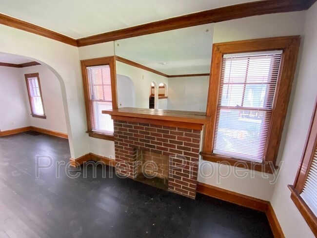 Building Photo - 5625 Wayne Ave