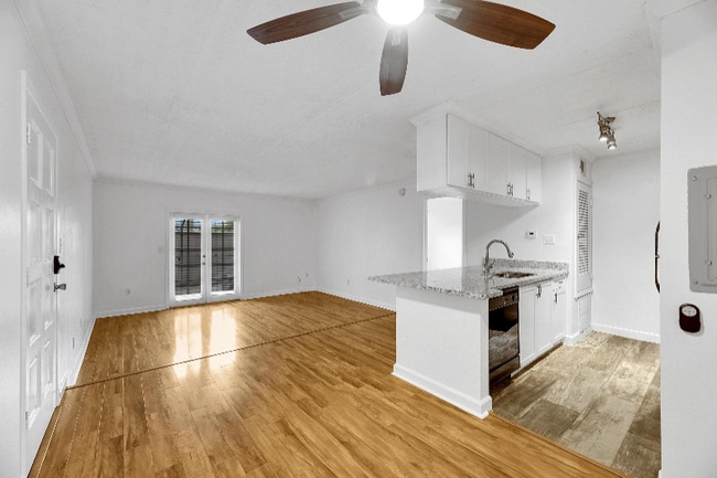 Foto del edificio - 5304 W Kennedy Blvd