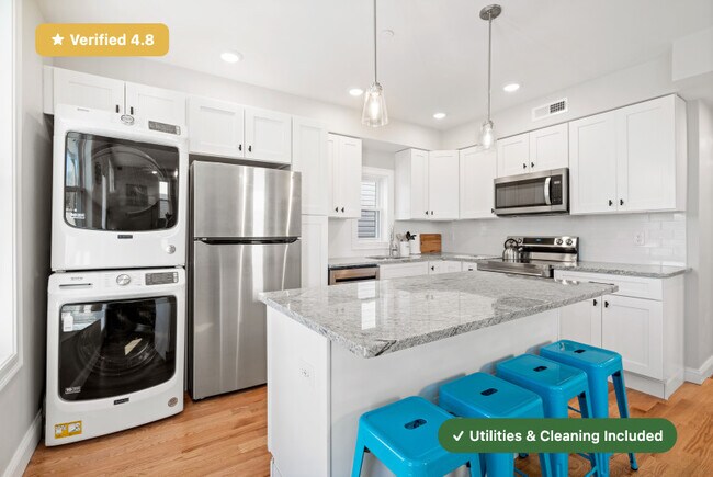 Foto del edificio - Furnished Bedroom with Private Bath in East Boston