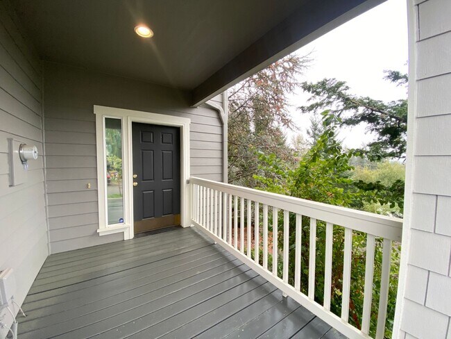 Foto del edificio - Spacious End Unit Town Home Located in Hoo...