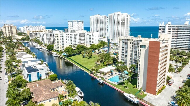 Foto del edificio - 1391 S Ocean Blvd
