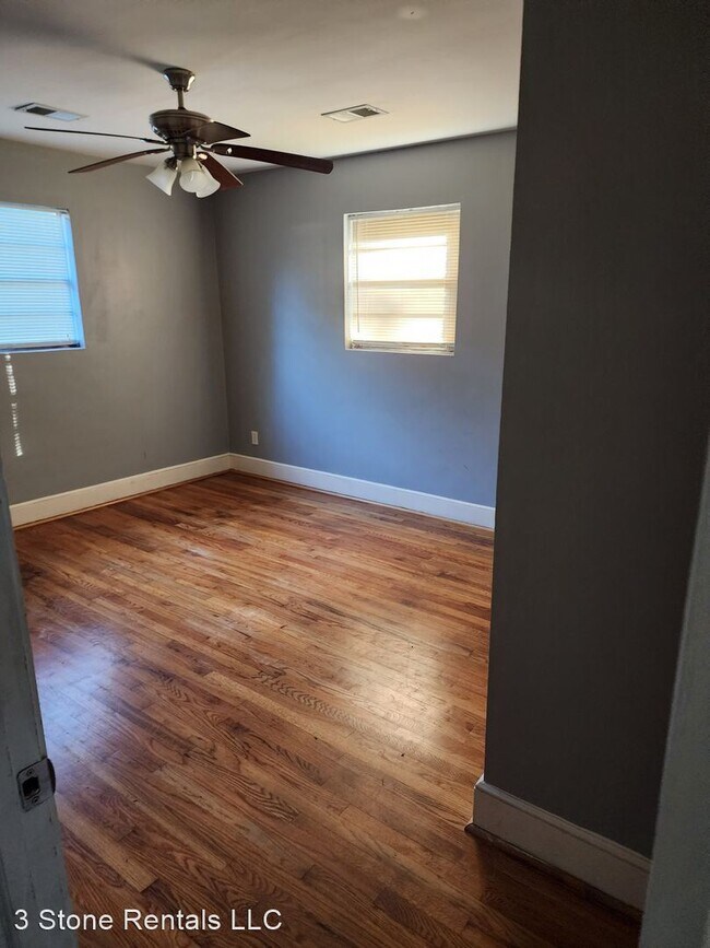 Building Photo - 3 br, 1 bath House - 212 Homestead