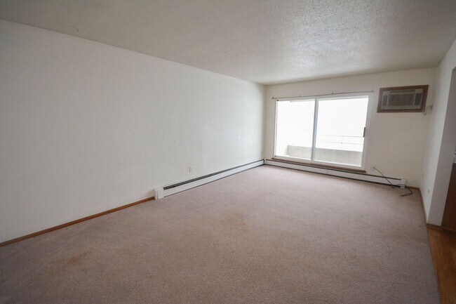 Foto del edificio - Rare 3bedroom Valhalla condo - basic cable & internet included!