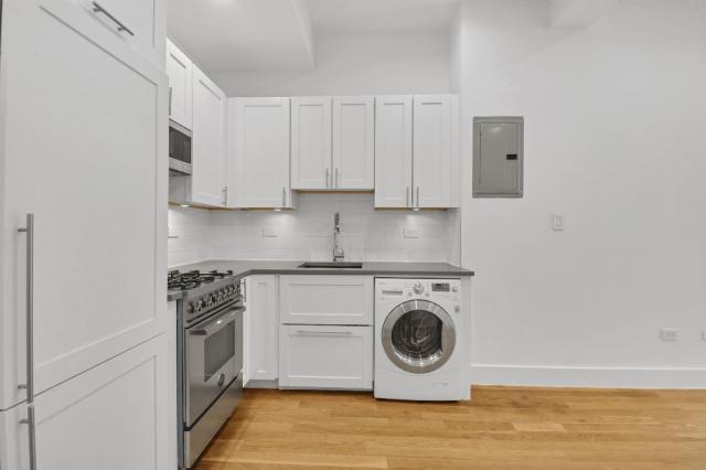 Foto principal - 2 bedroom in New York NY 10010