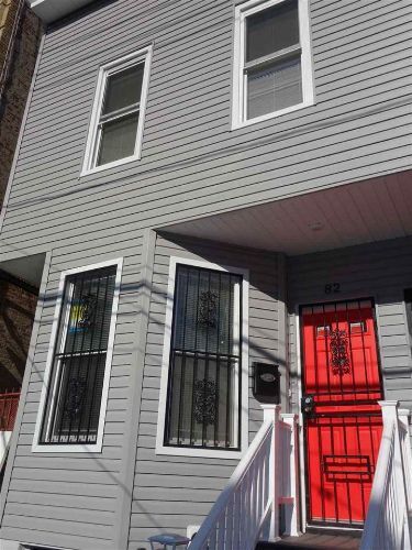 Primary Photo - 82 Newkirk St