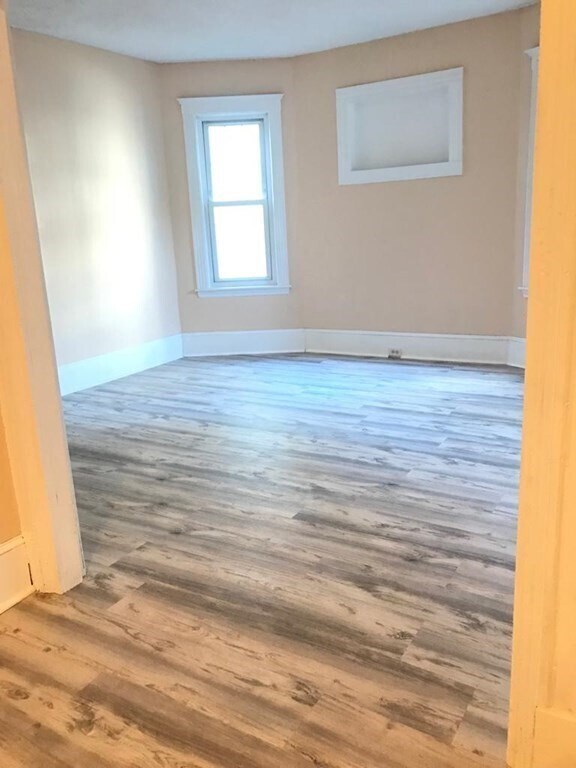 Building Photo - 7 Courtland Rd