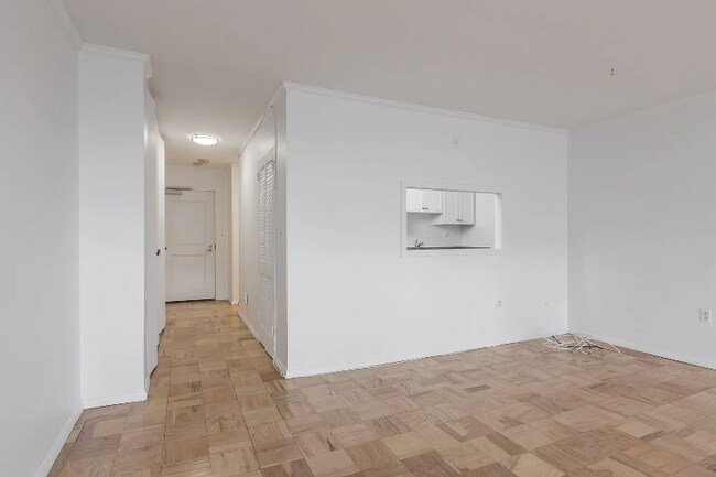 Foto del edificio - 8 Whittier Pl