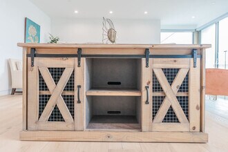Building Photo - 5511 Los Robles Dr