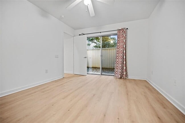 Foto del edificio - 920 Memorial Dr SE