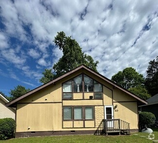 Building Photo - 40 Cedarvilla Dr