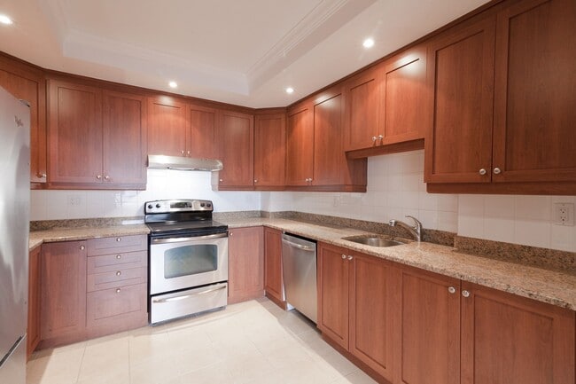 Building Photo - 3468 Rue Drummond