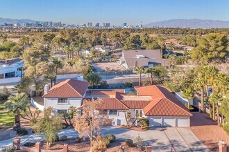 Building Photo - 2868 Vista Del Sol Ave