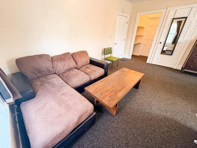 Foto del edificio - 422-424 E State St Ithaca