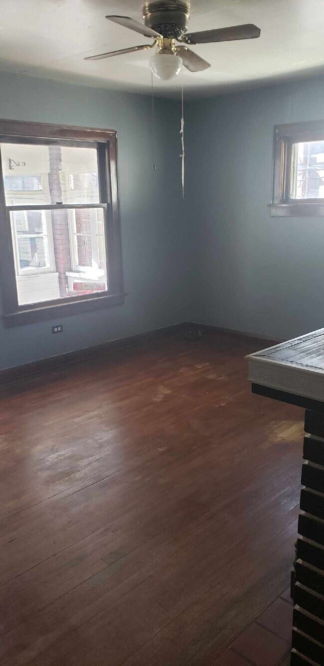Living room - 379 E Center St
