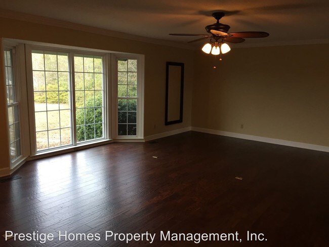 Building Photo - 4 br, 4 bath House - 307 Willow Drive