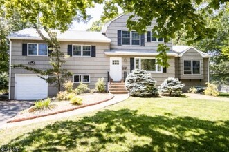 Building Photo - 4 Rumson Rd