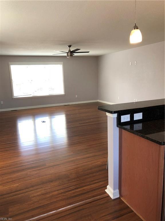 Building Photo - 724 Miss Coral Ln