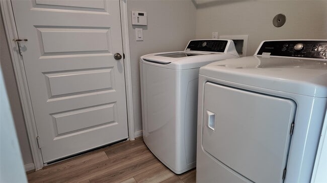 Foto del edificio - 8356 Bristlecone Pne Wy