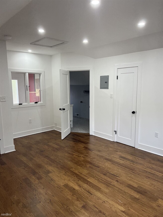 Building Photo - 3 br, 2 bath Duplex - 5272 Courville Stree...