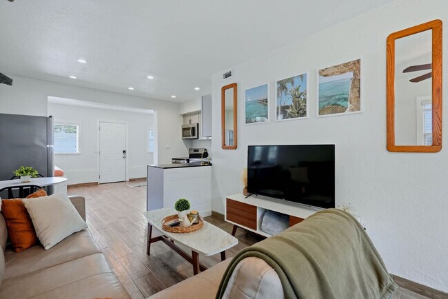 Foto del edificio - 621 Hibiscus St