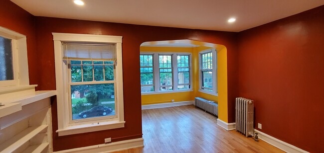 Building Photo - 6442 N Glenwood Ave