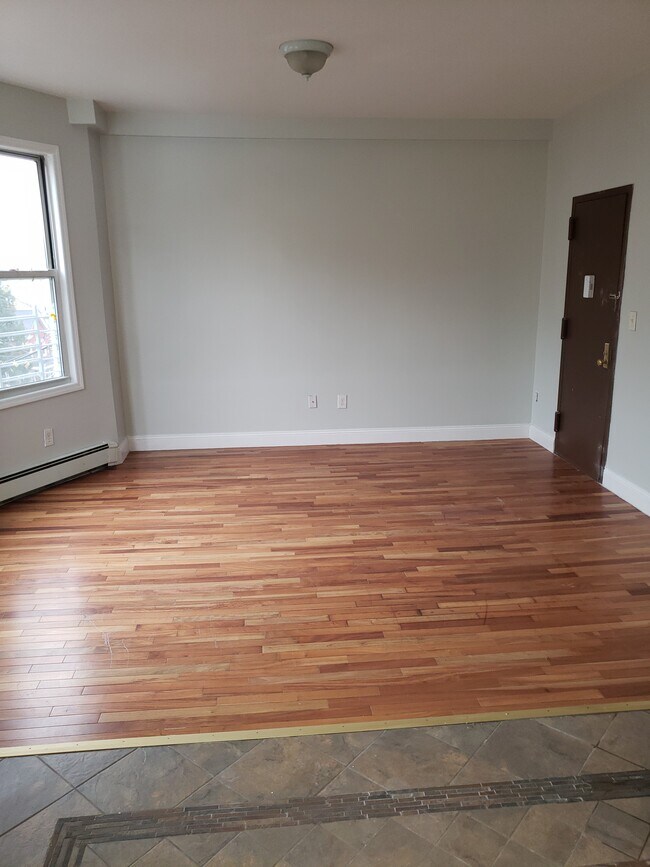 Foto del edificio - 133 Webster Ave