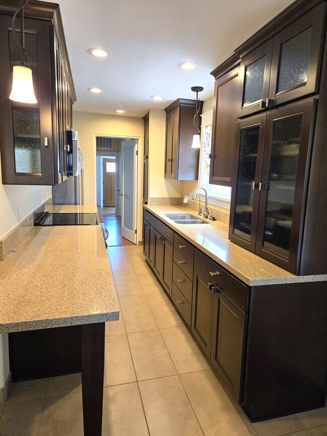 Building Photo - 3 bd, 2 Ba Normal Heights Home