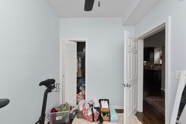 Foto del edificio - 2348 W Moffat St