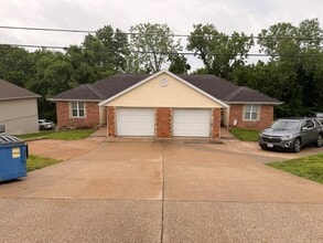 Building Photo - 2509 Southridge Dr
