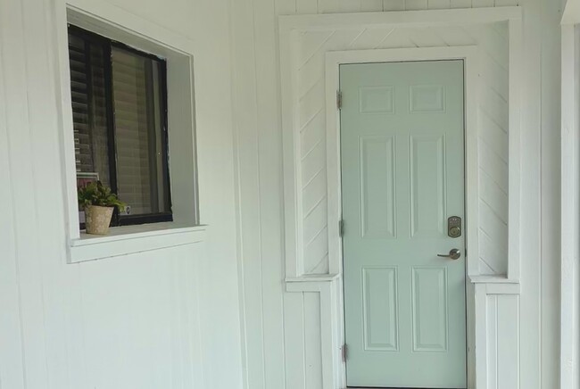 Building Photo - 107 176th Ter W