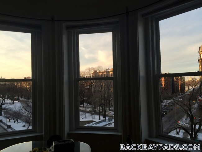 Foto del edificio - 362 Commonwealth Ave