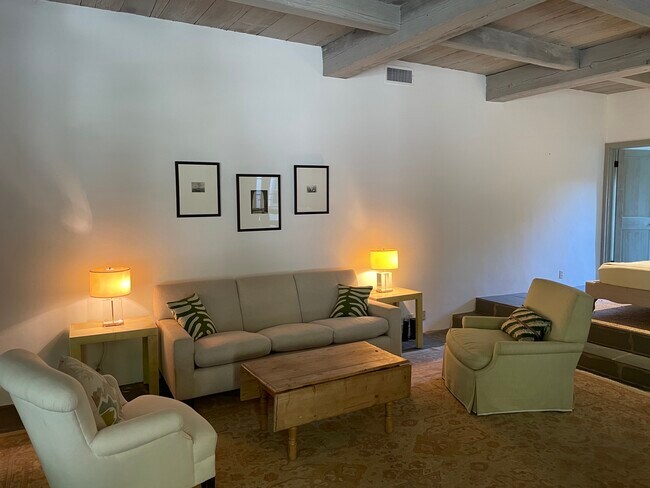 Foto del edificio - 1741 Coldwater Canyon Dr