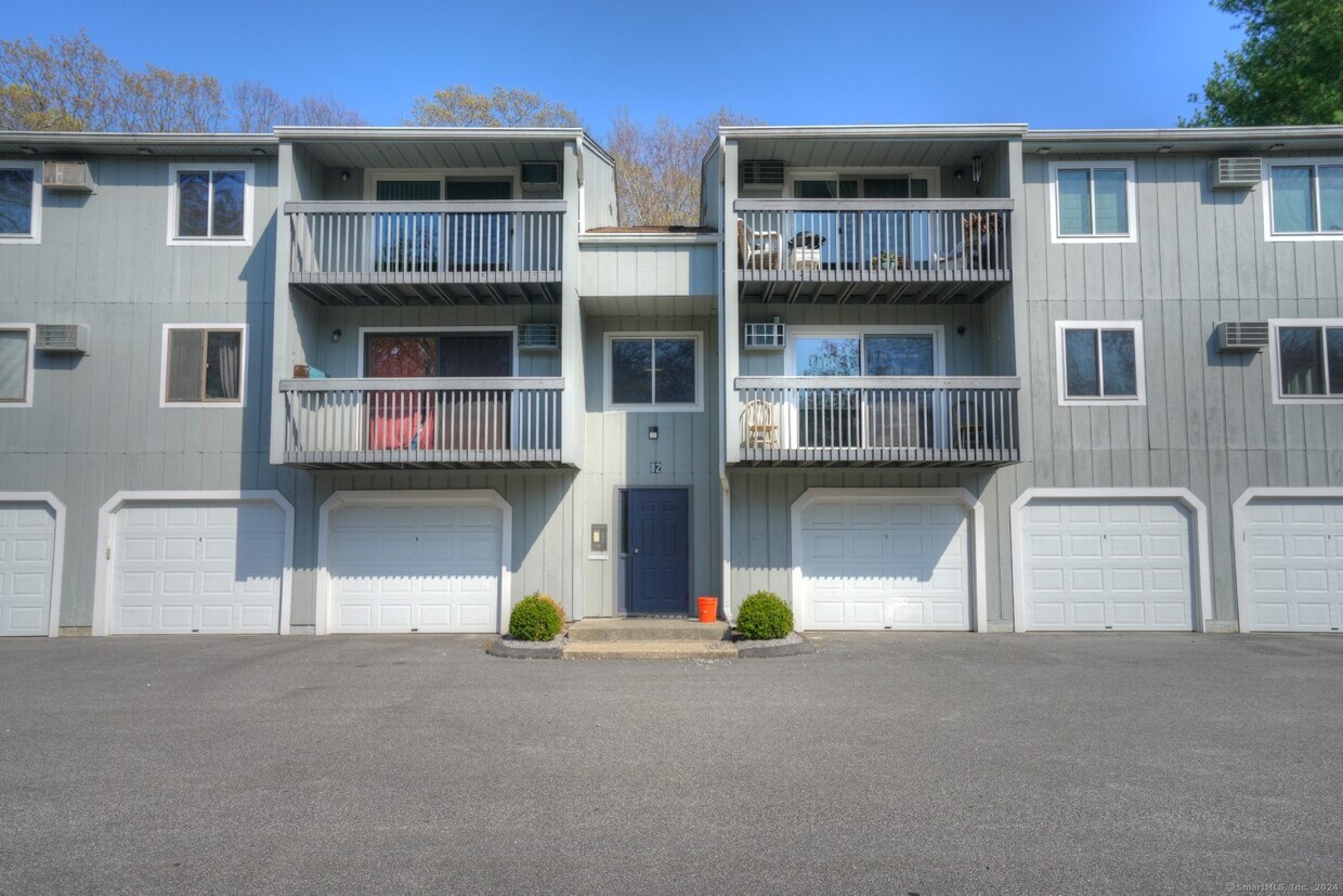 82 Buddington Rd Unit APT 5, Groton, CT 06340 Condo for Rent in