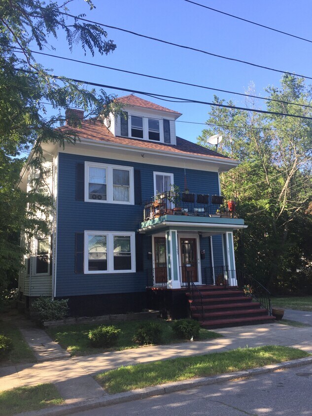 Primary Photo - 121 Rutherglen Ave
