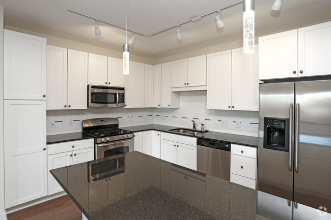 Large kitchen with island - Edina Gateway