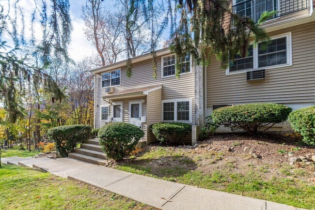 Building Photo - 15 The Blvd